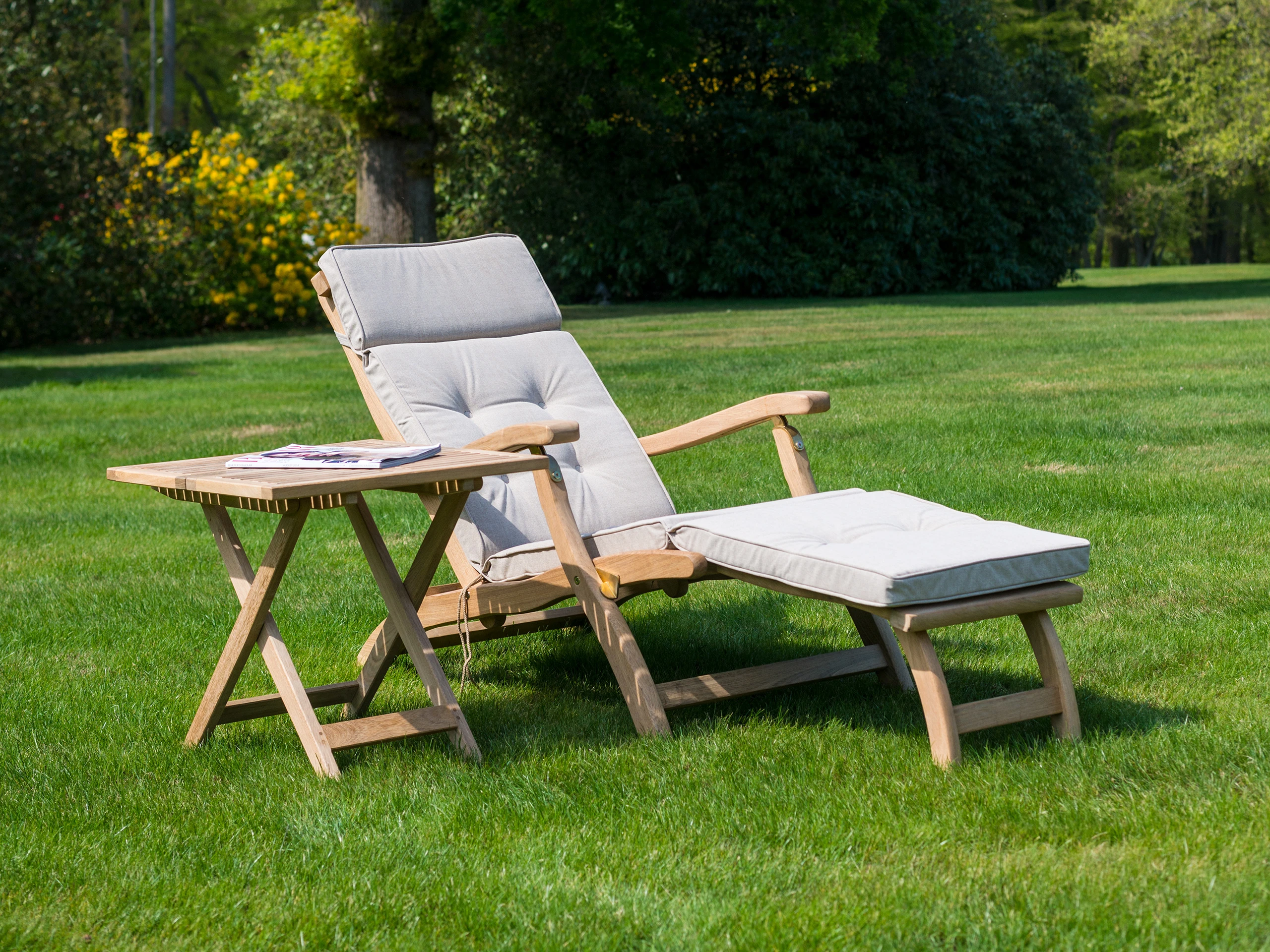 Roble Bengal Folding Steamer Chair Alexander Rose