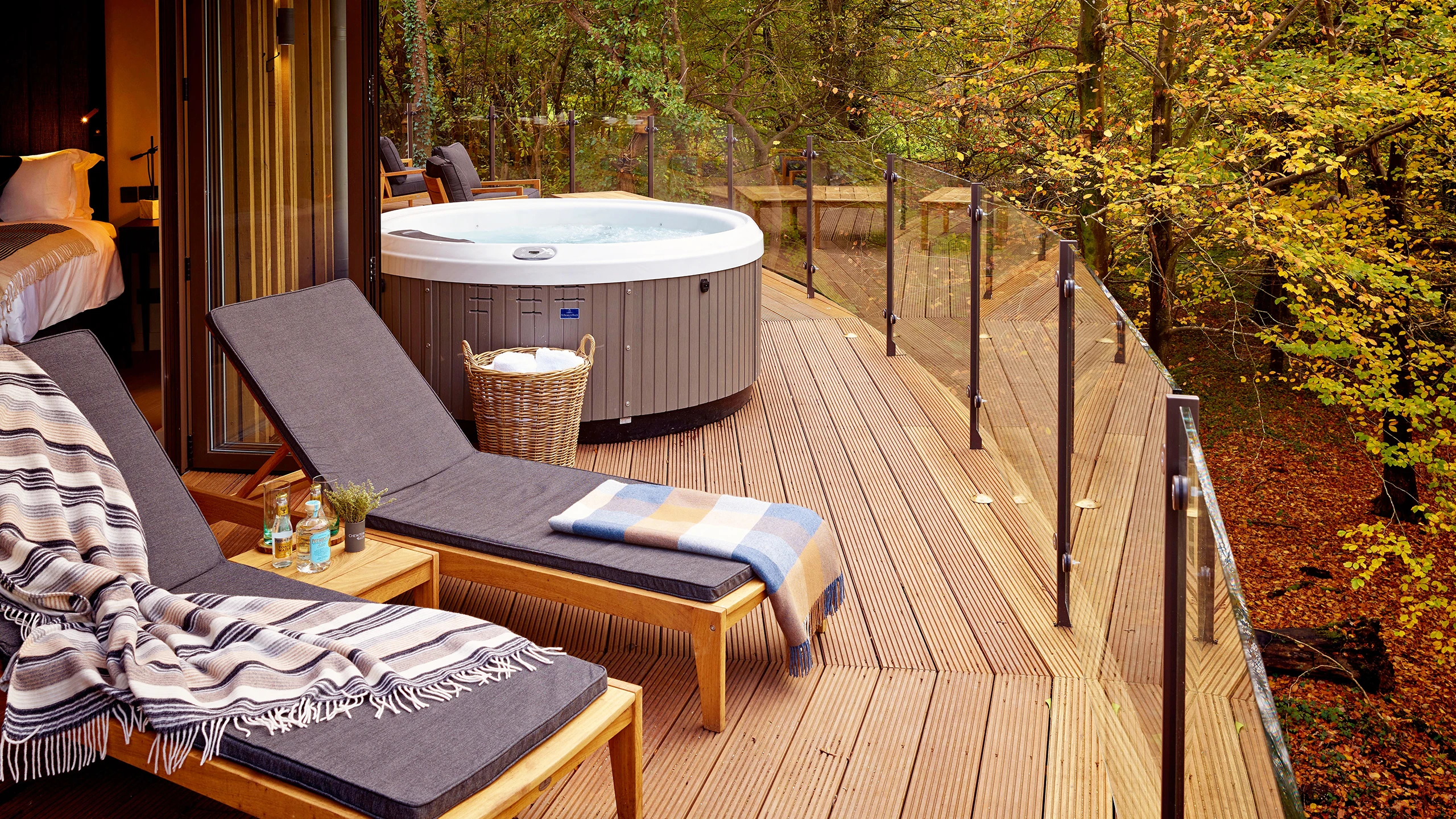 5 Cosy Ways To Make Your Outdoor Seating Area Inviting for Autumn