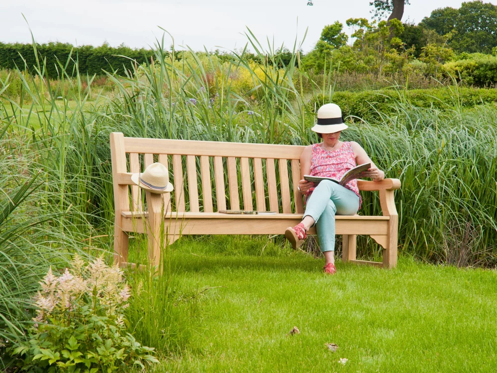 Alexander Rose Roble Royal Park Bench 5ft Lady Sat Reading Luxury Hardwood bench