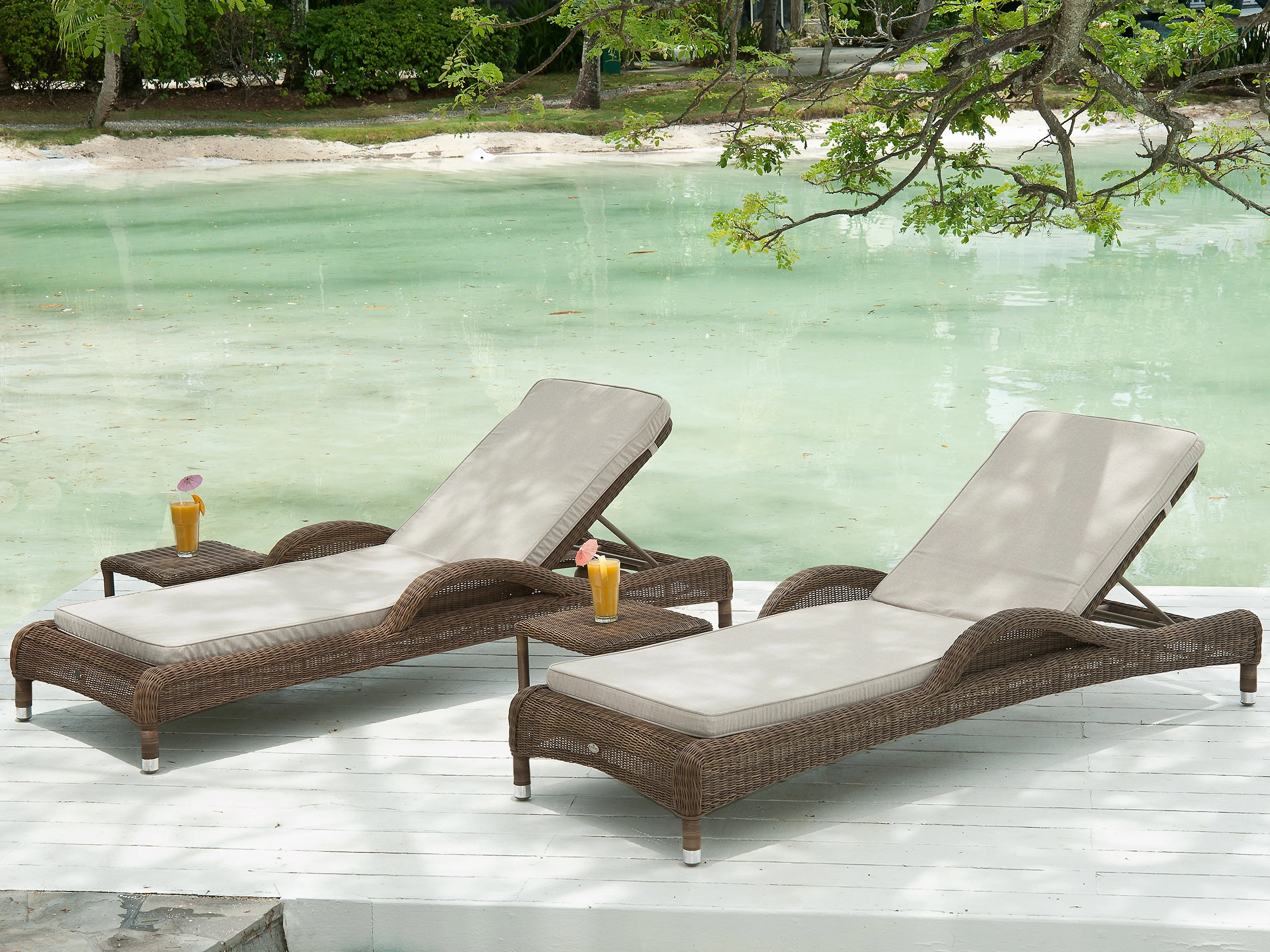 San Marino Adjustable Sunbed Alexander Rose