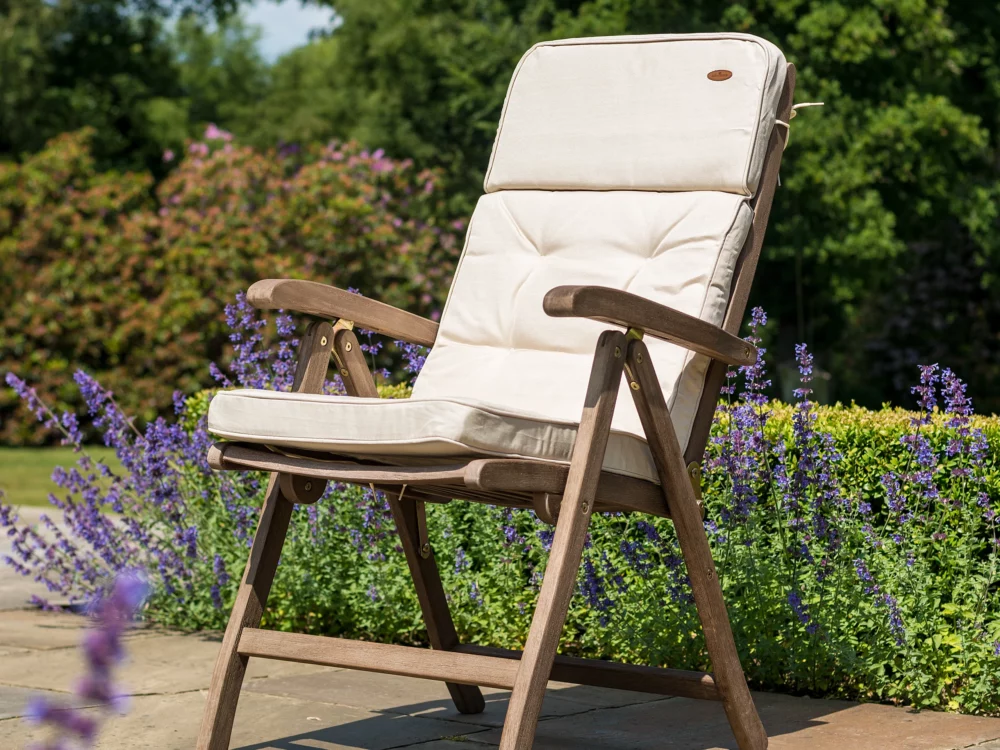 Alexander Rose Sherwood Chestnut Acacia Recliner Armchair Oatmeal Olefin Cushion High Quality Wooden Garden Furniture Ecru Hardwood Parasol High Quality Garden Furniture