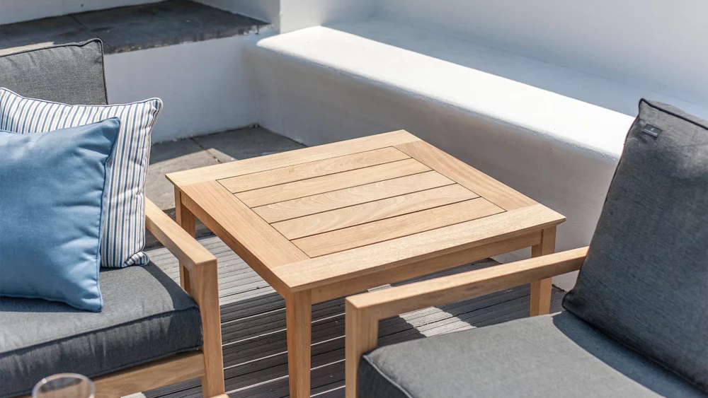 square tables landscape