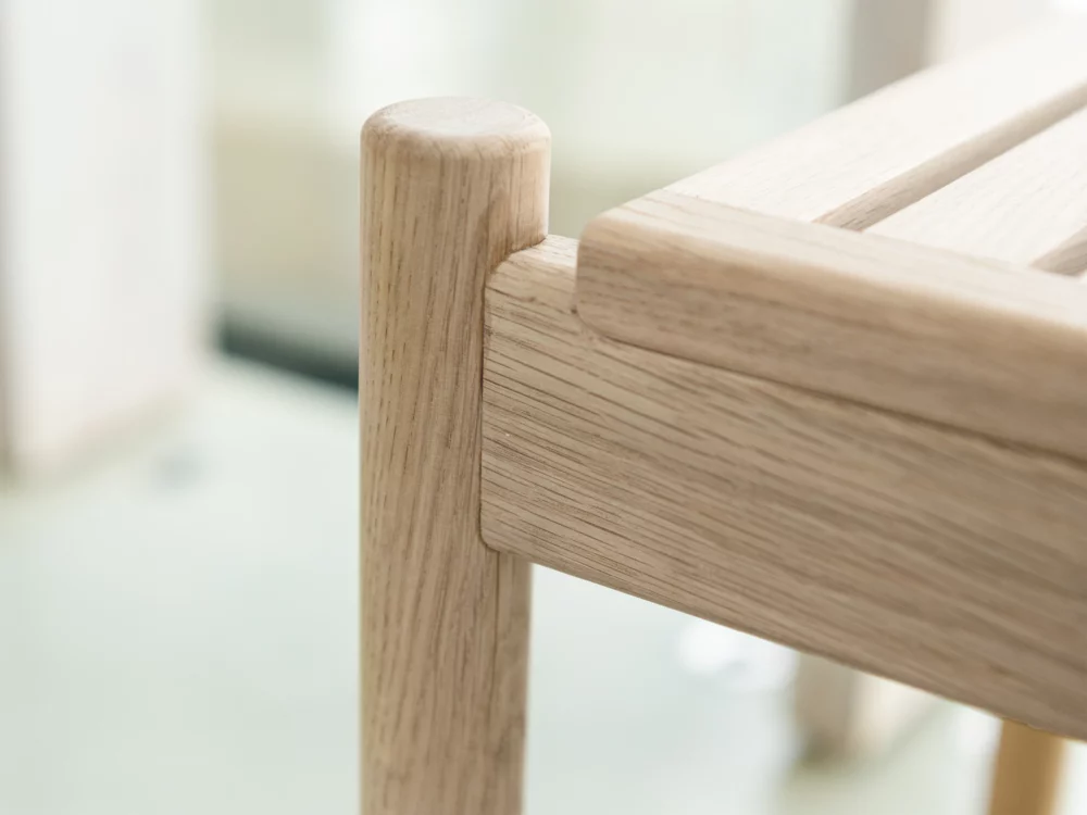 Alexander Rose Trak Bench Indoor Oak Close up High Quality Indoor Oak Furniture